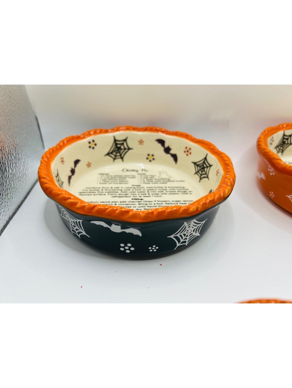 New set 4 Temp-tations by Tara Halloween Baking pie dishes recipes on plates - Picture 4 of 11